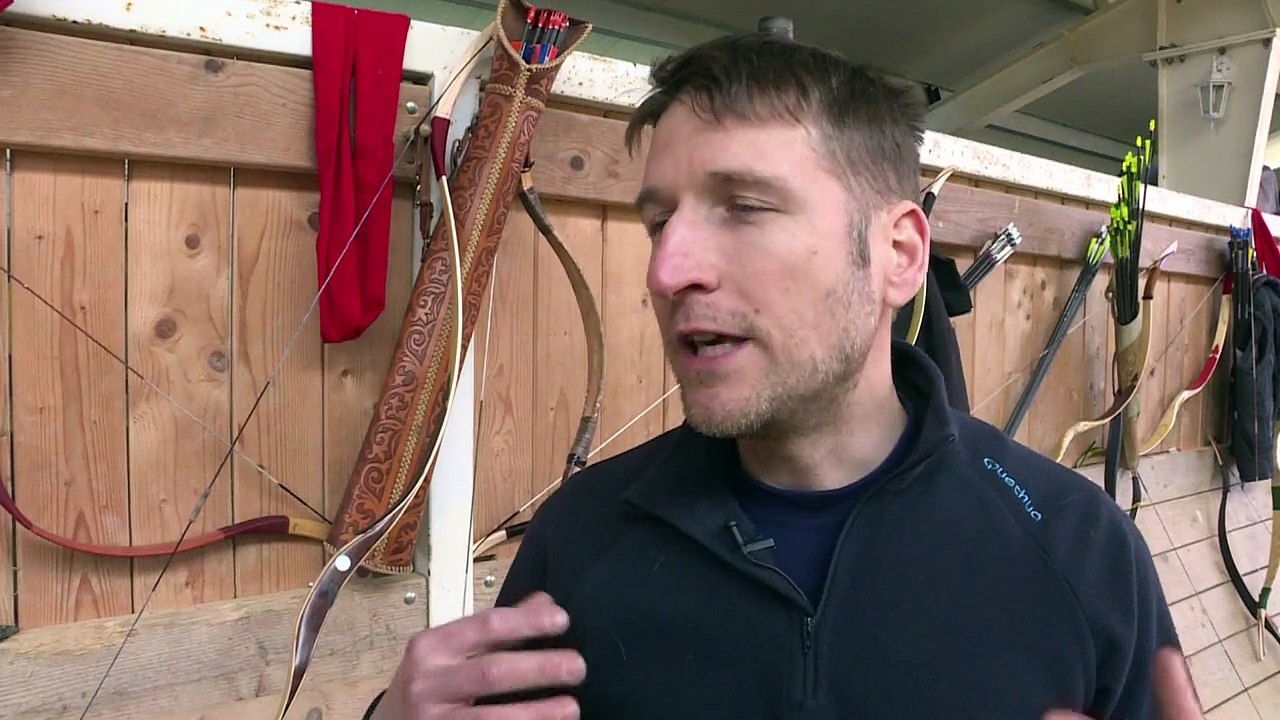 Zielsicher zu pferde: meisterlicher bogenschütze in ungarn