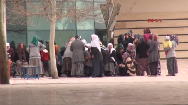 Malatya Cezaevinde Öldürülen Kadının Cenazesi Malatya'ya Getirildi Ek Cenaze Toprağa Verildi