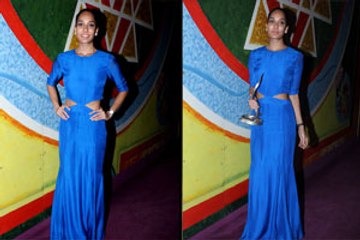 Hot actress Lisa Haydon supports gender equality!