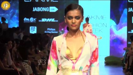 Gauri khan in Lakme Fashion Week