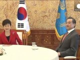 China y Corea del Sur intentan mejorar sus malas relaciones con Japón en una reunión en Seúl