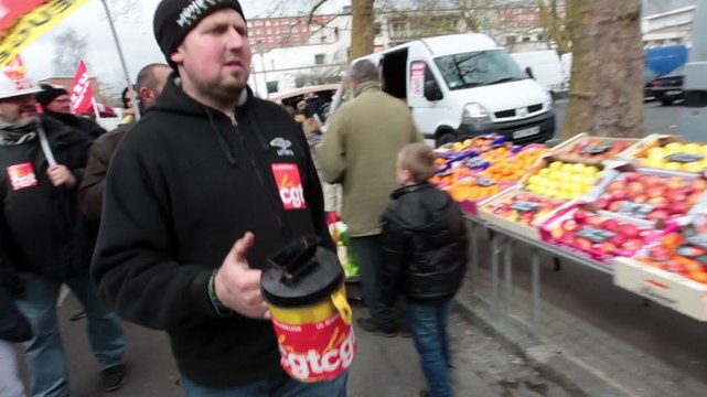 Manifestation Sambre et Meuse sur le marché de Maubeuge