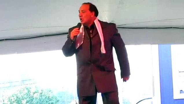 Ricky O Boyd sings All Shook Up at Elvis Week 2008 (video)
