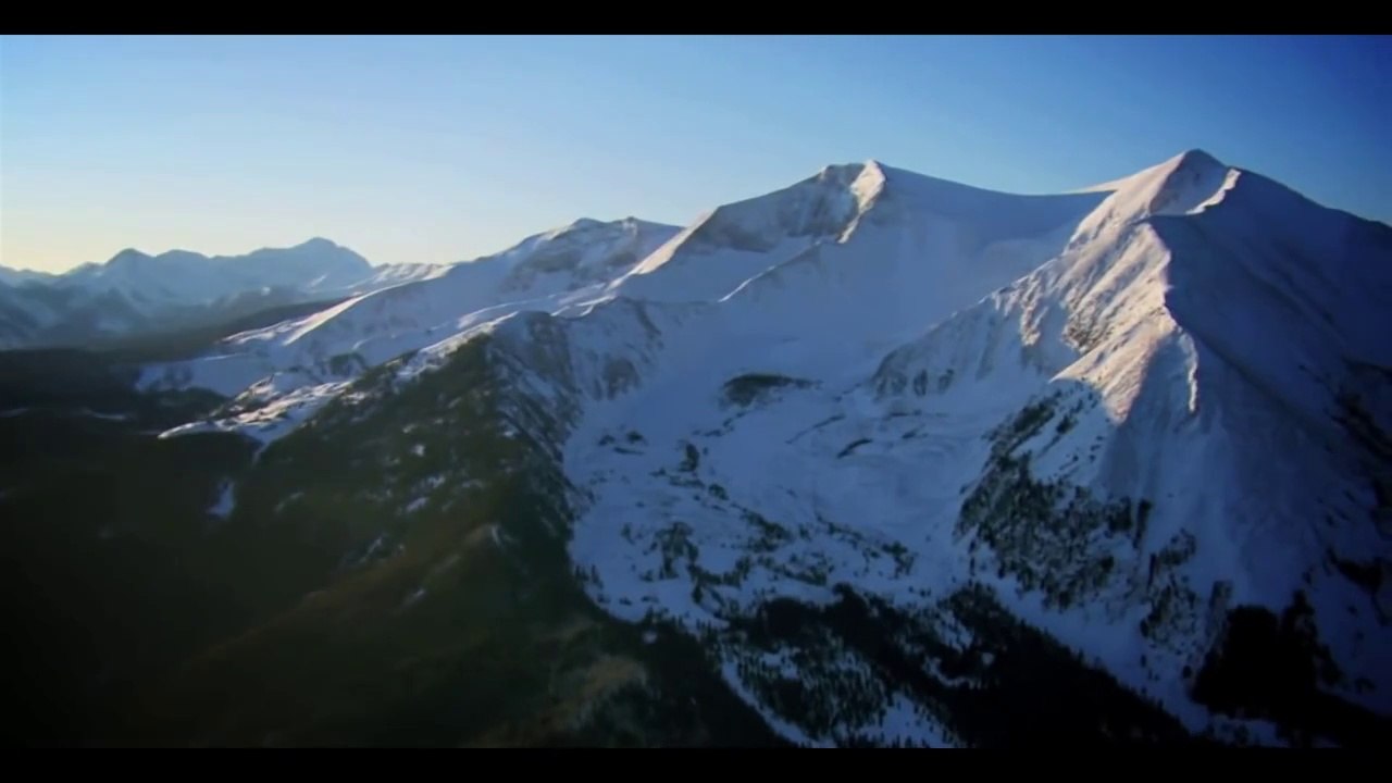 Flying in the clouds - Beautiful Cinematic Background Music For Videos