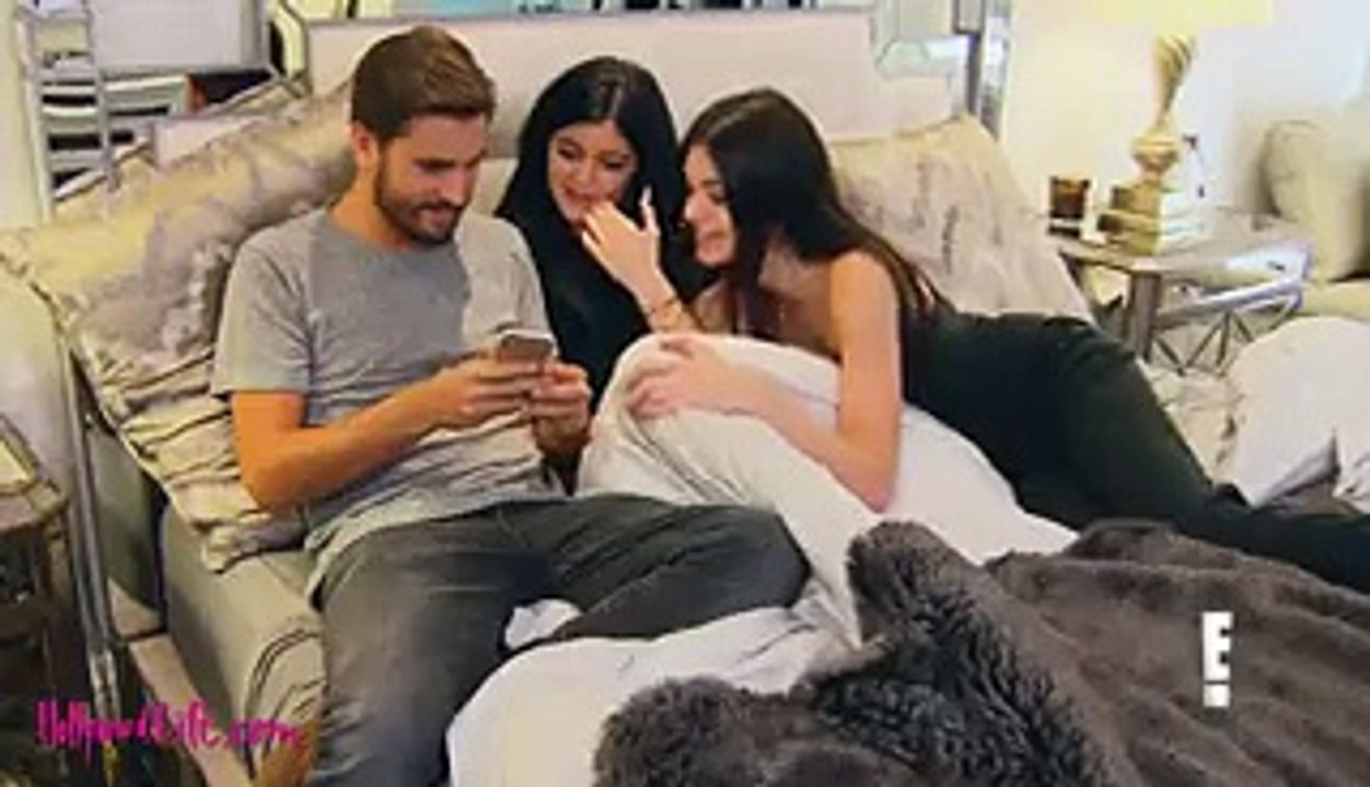 Kylie Jenner & Kendall Jenner Find Kris-Sexting-OMG! 2015