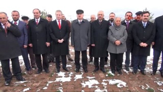 Sivas - Aşık Veysel, Mezarı Başında Anıldı