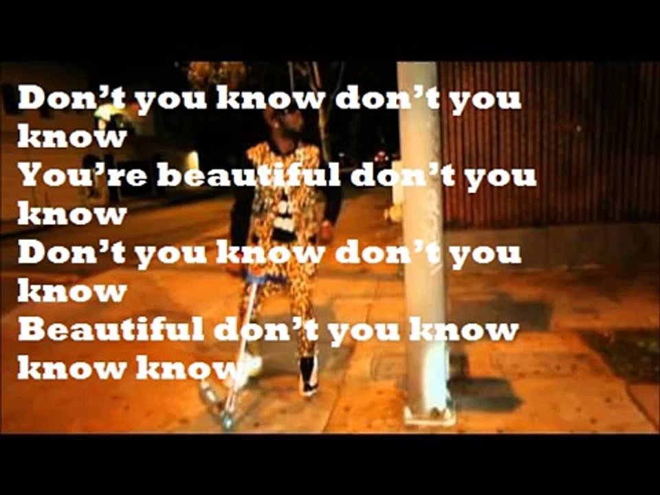 Chris Brown & Benny Benassi - Beautiful people (lyrics)