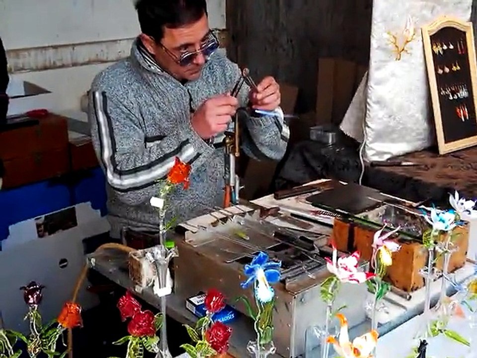 Des feuilles de verre faites au marché de Pâques