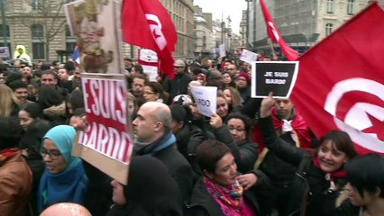 Paris: manifestation après l'attentat en Tunisie