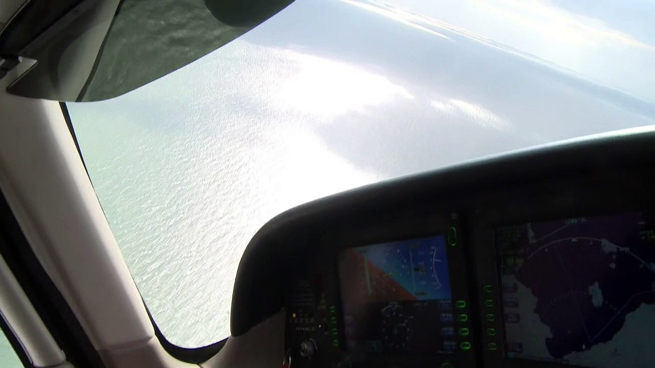 Marée "du siècle": images aériennes de Chausey à Granville