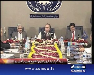 وزیراعظم محفل میں لطیفے چھوڑتے ہوئے