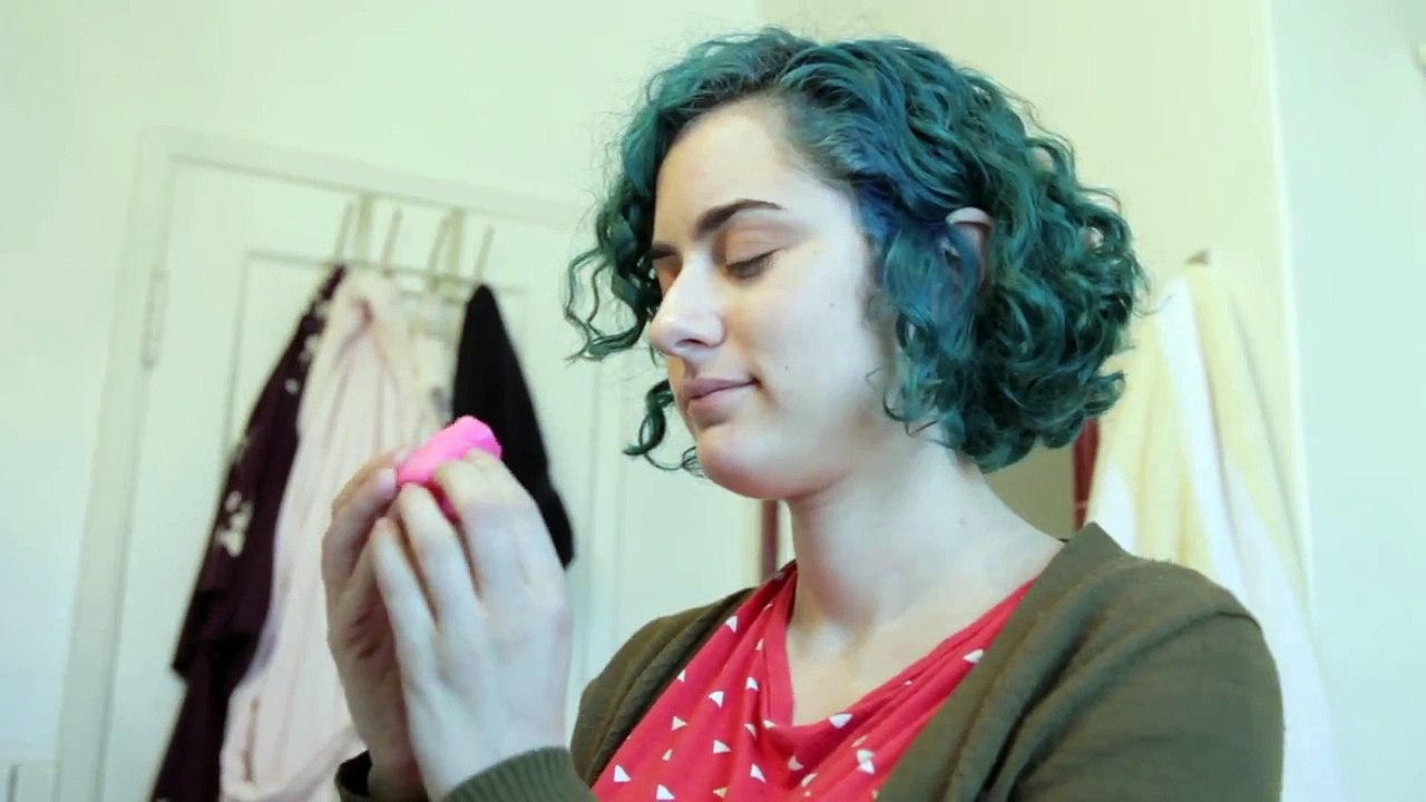 Things You Do In Other People’s Bathrooms