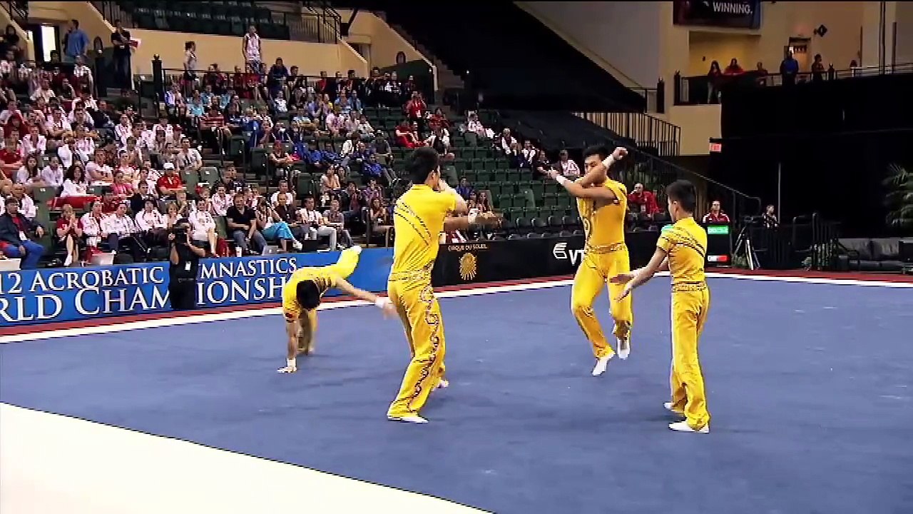Breathtaking Performance in World Acrobatic Championships 2012