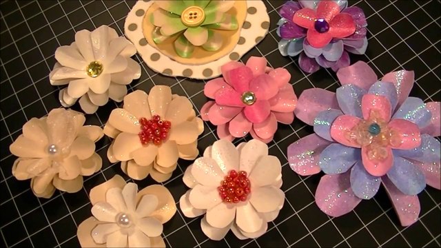 How to Make Paper Flowers for Your Scrapbook