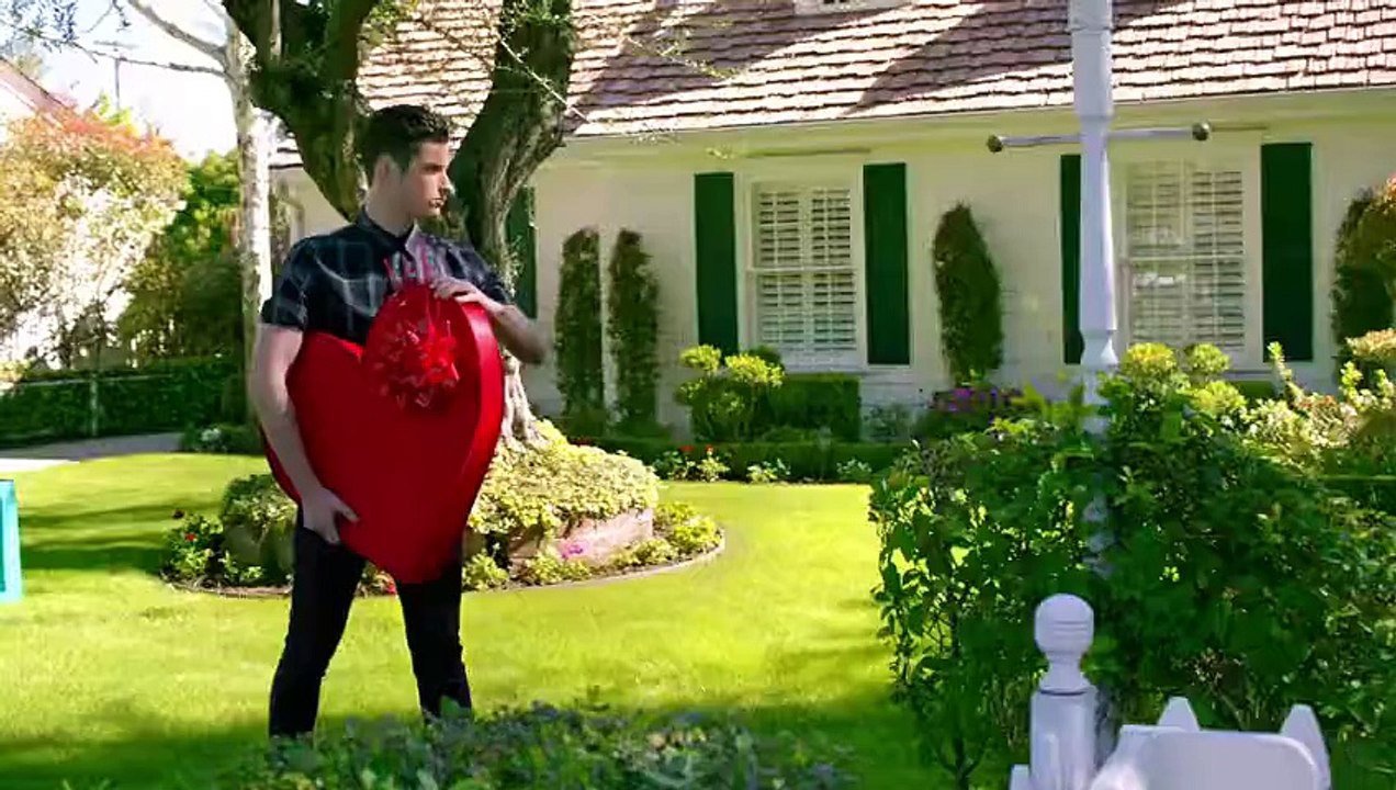 Feminists are out to behead Meghan Trainor for blaspheming against their man-hating Jihad