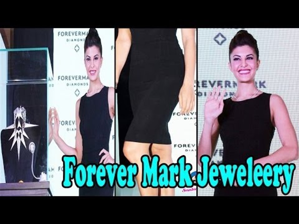 Darling Aina Jacqueline Shows Tight Bums In Black Hot Dress