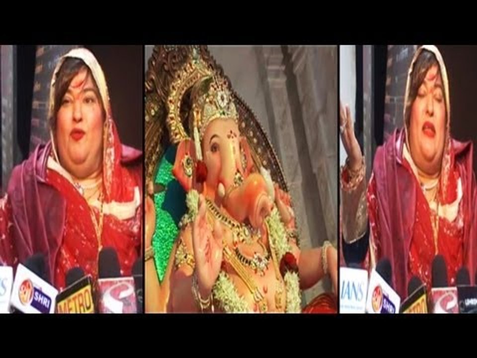 Dolly Bindra Visits Ganapati Poojan