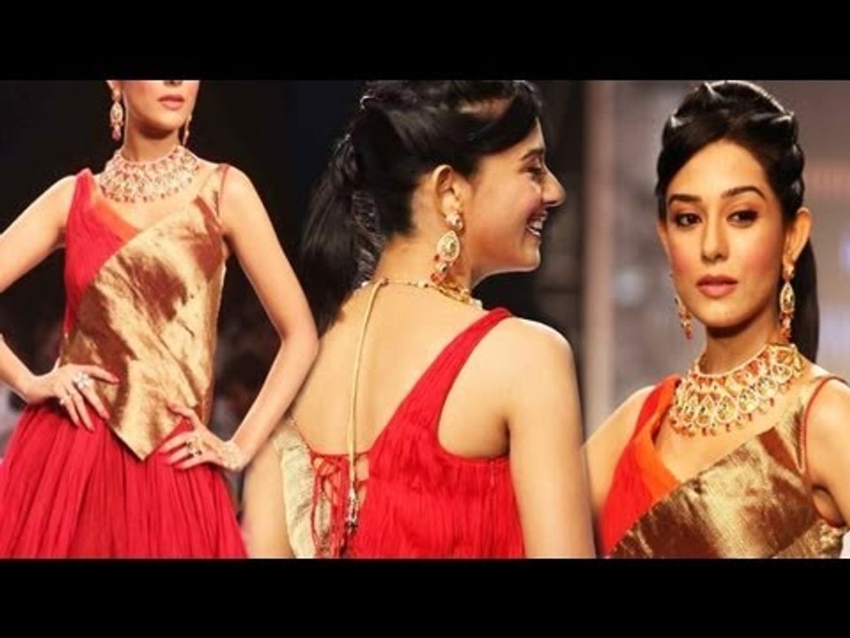 Gorgeous Amrita Rao Looks Hotter On Ramp