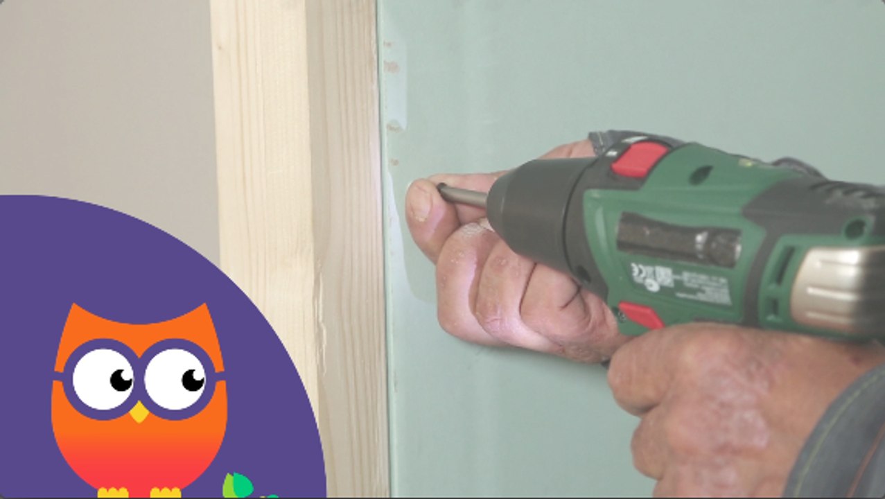 Comment monter une cloison en plaques de plâtre (Ooreka.fr)