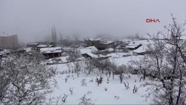 Baharı Bekleyen Şırnaklılar, Bu Sabah Kar Yağışıyla Uyandı
