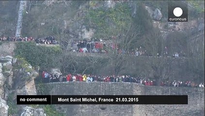 ′Tide of the century′ surrounds Mont Saint-Michel
