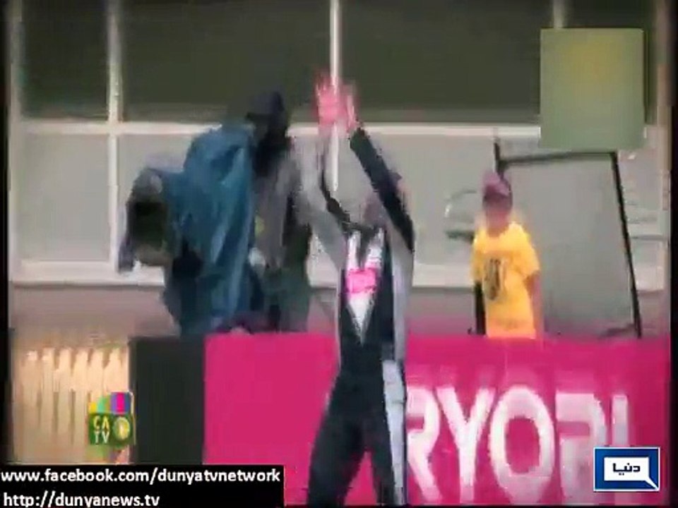 Dunya News - Pakistan born Australian cricketer Fawad Ahmed takes 8-wicket in domestic match final