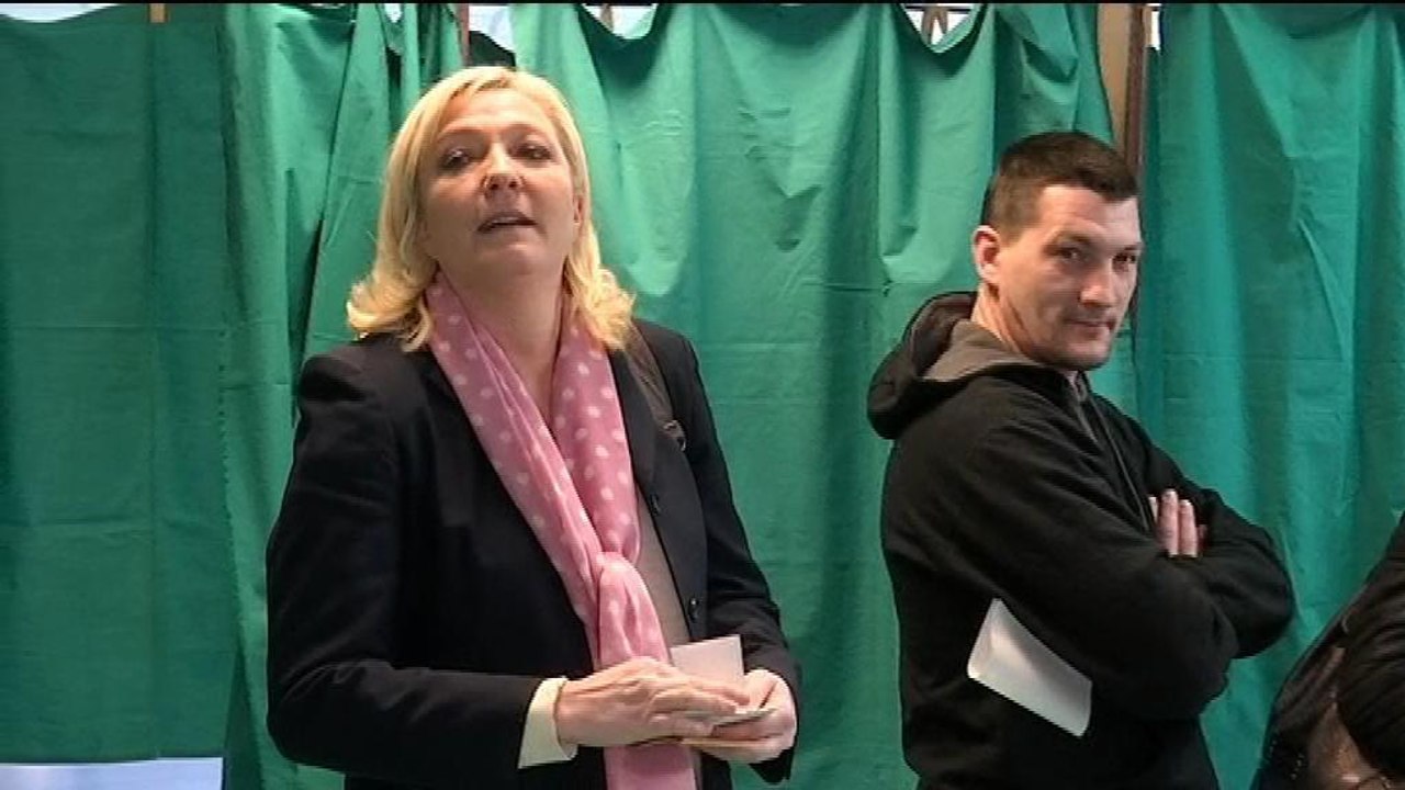 Départementales: Marine Le Pen a voté à Hénin-Beaumont