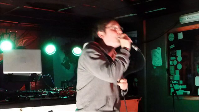 LO (Bhale Bacce crew) backé par MASSILIA HI FI au MOLOTOV - poser ma vibe / Schizo (live)