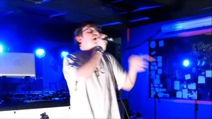 LO (Bhale Bacce crew) backé par MASSILIA HI FI au MOLOTOV - ça brûle (live)