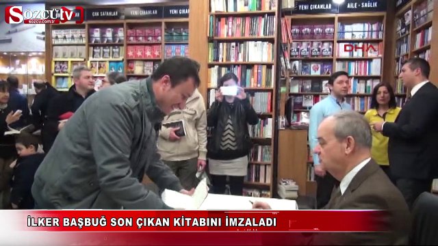 İlker Başbuğ son çıkan kitabını imzaladı