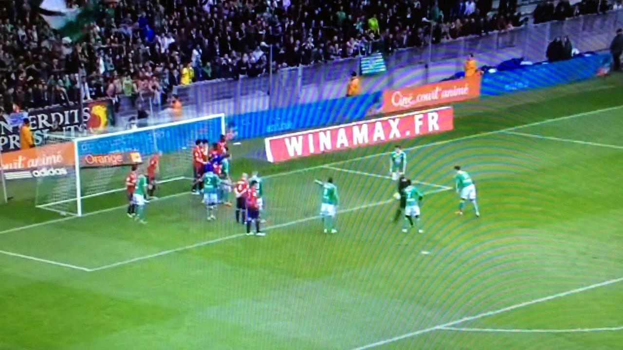 Le but en coup franc dans la surface de Gradel | St Etienne - Lille (2-0)
