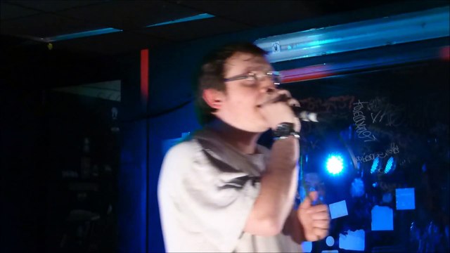 LO (Bhale Bacce crew) backé par MASSILIA HI FI au MOLOTOV - forward (live)