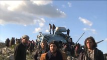 المعارضة السورية تأسر طاقم مروحية سقطت بريف إدلب