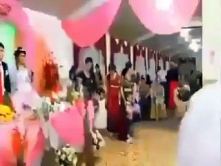 Düğünde Oynayan Kızı Kaçırmak