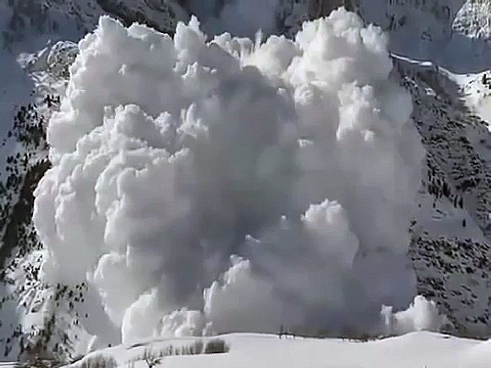 Filming An On coming Avalanche To The Last Second