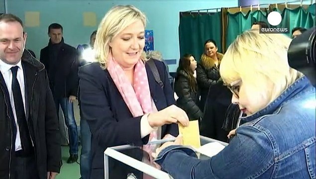 Γαλλία: Ο Σαρκοζί σταμάτησε την προέλαση της Λε Πεν στις περιφερειακές εκλογές