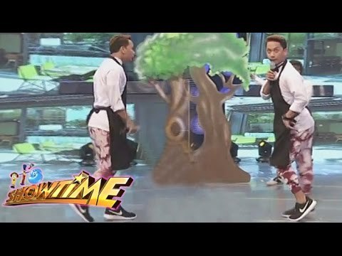 Jhong Hilario does moon walk on Showtime