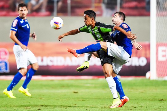 Colou no líder! Damião deixa o dele e Cruzeiro vence América
