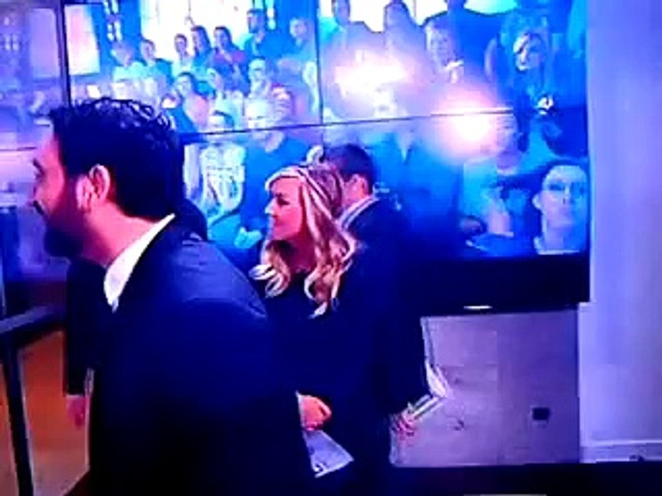 Enora Malagré Montre sa Culotte au patron de D8