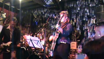 Viktor huganet en concert a la MOUFFE