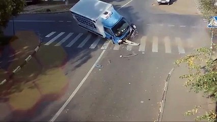 very Close! How Did This Cyclist Not Die  Video - dailymotion