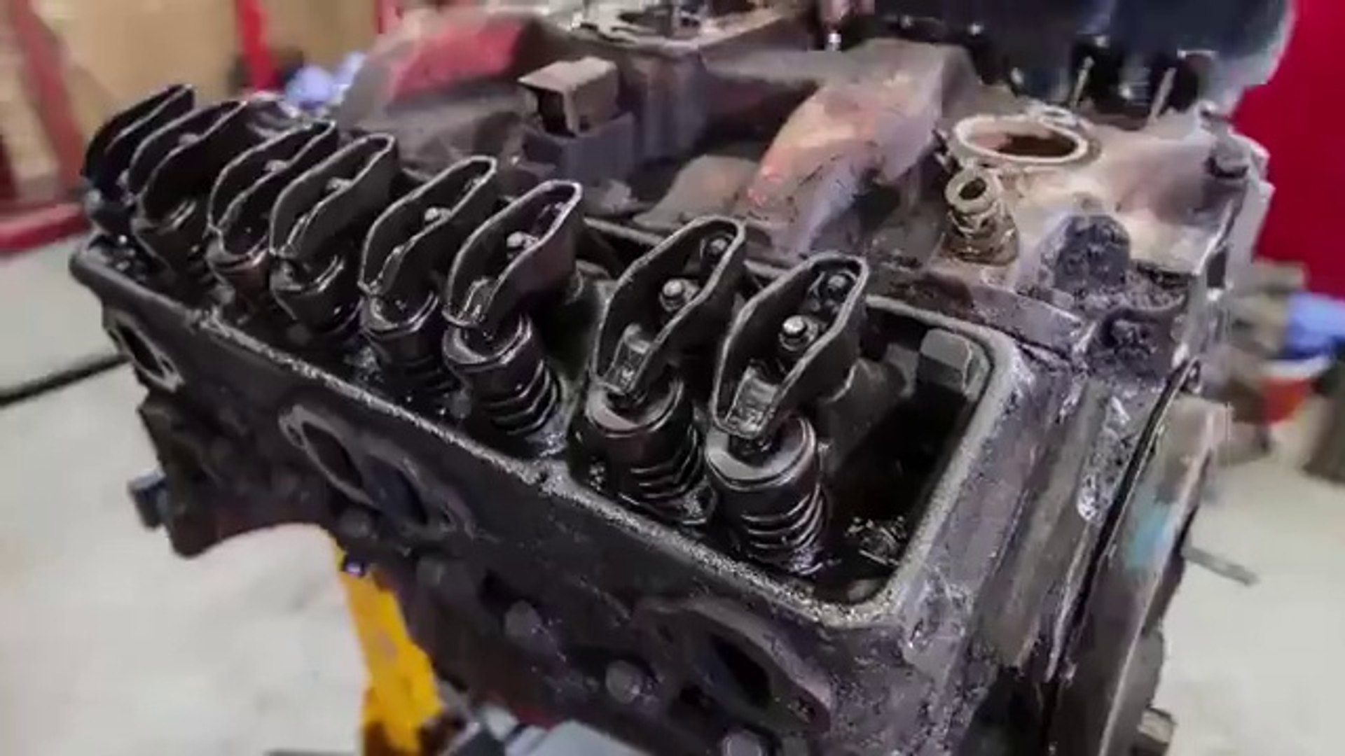 Démonter et rénover un moteur de voiture Chevrolet V8 - Vidéo Dailymotion