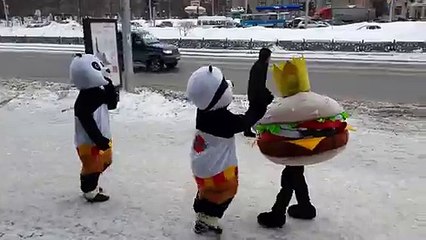Baston de Mascottes, en mode Thug life, Pandas VS Hamburger!