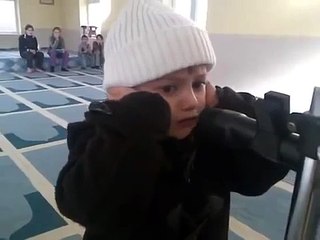 Three Years Old Kid Recites Azan in Mosque