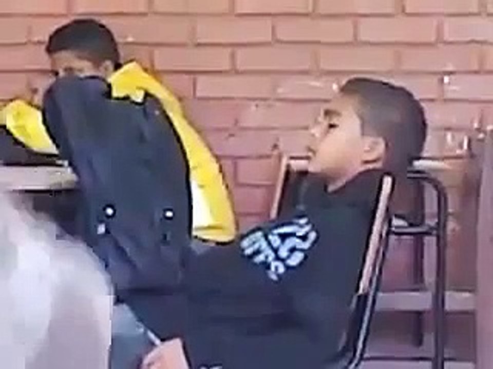 Garoto Metendo na sala de Aula - kkkkkkkkk..