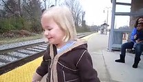 FUNNY VIDEO FIRST TIME LOOKING AT THE TRAIN