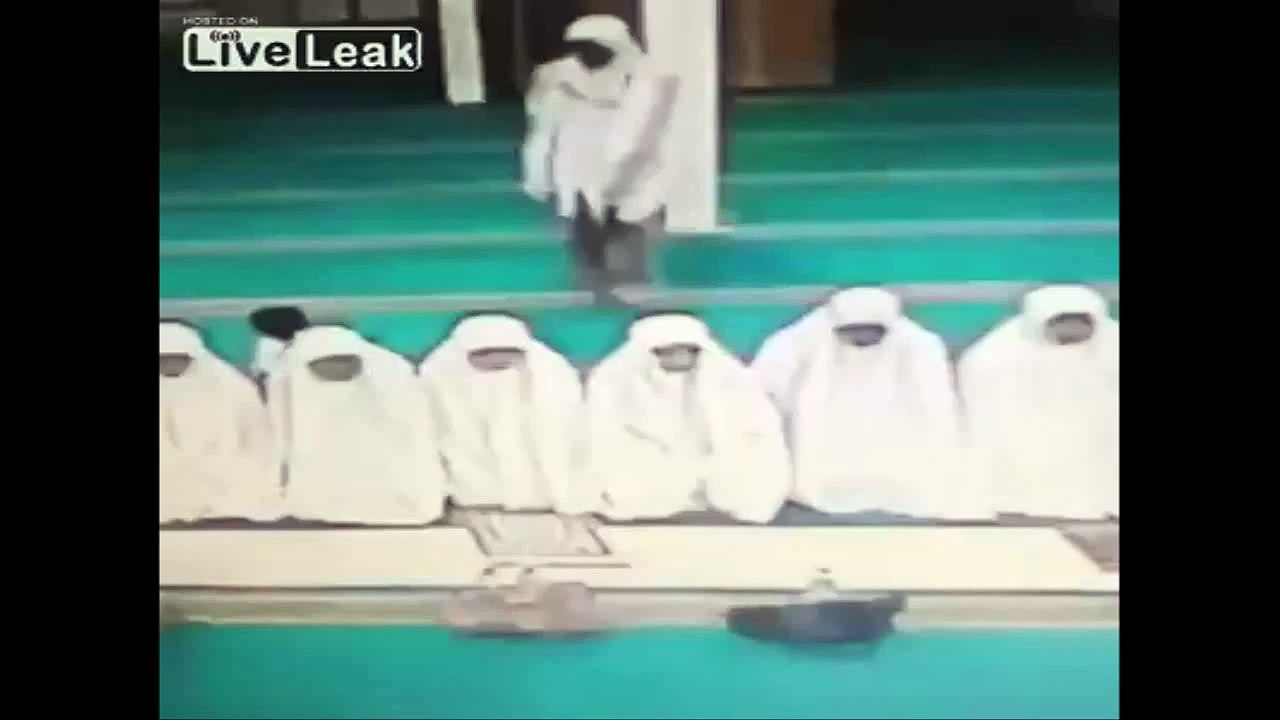 Bag thief uses precision timing