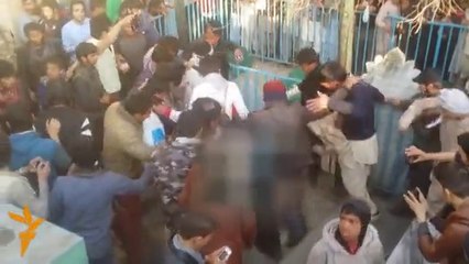 Woman burned Quran Majeed in Afghanistan people Reaction