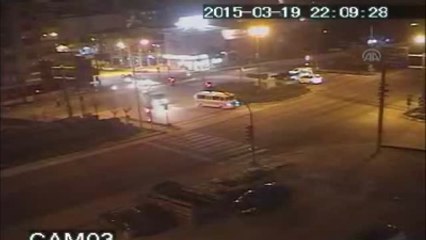 Trafik Kazası Güvenlik Kamerasına Yansıdı