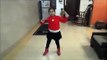 Cute Little Girl Dancing on Chittiyan Kalayian Roy Movie Song - Video Dailymotion